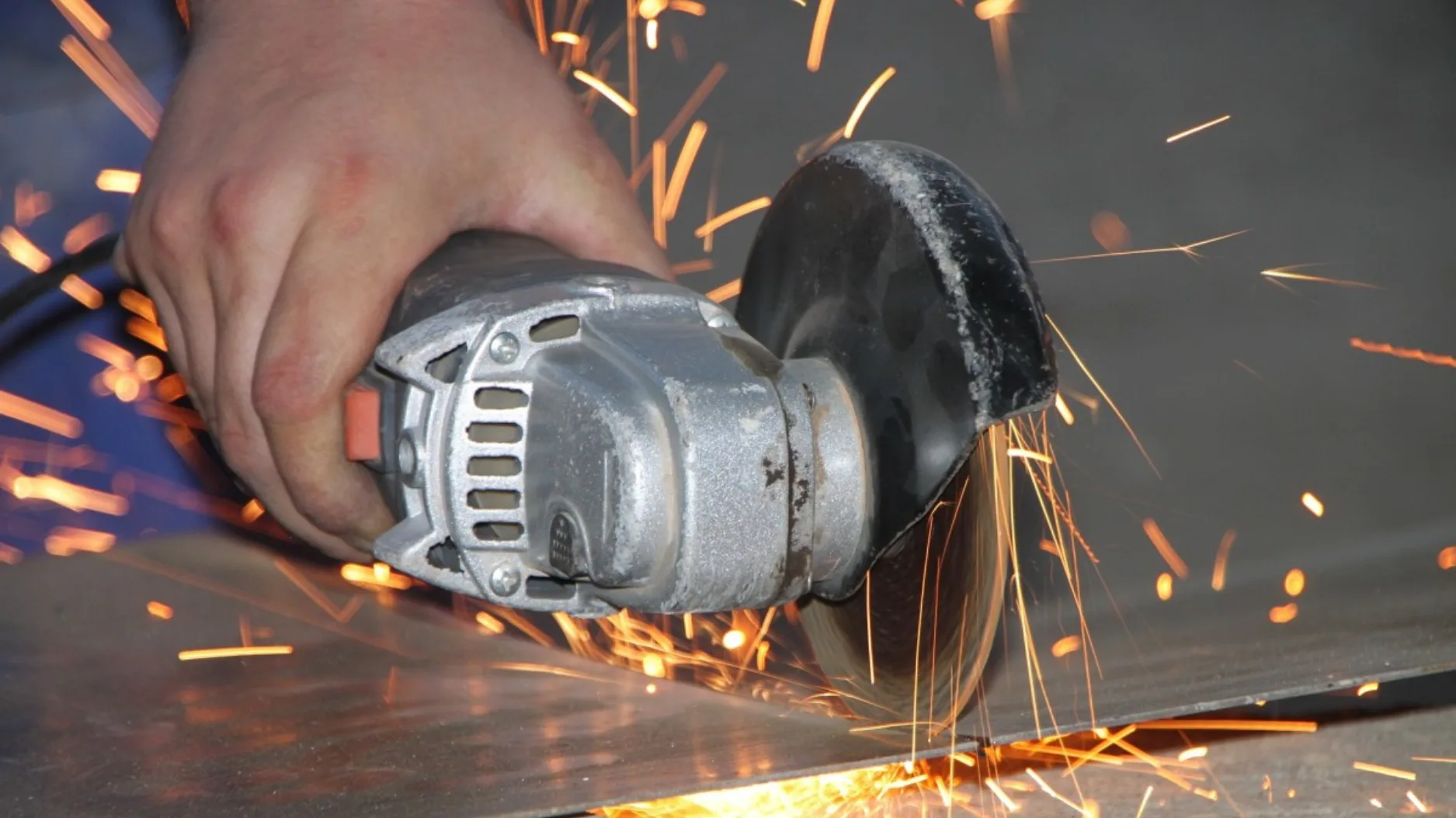 What is the Best Way To Cut Steel Plate